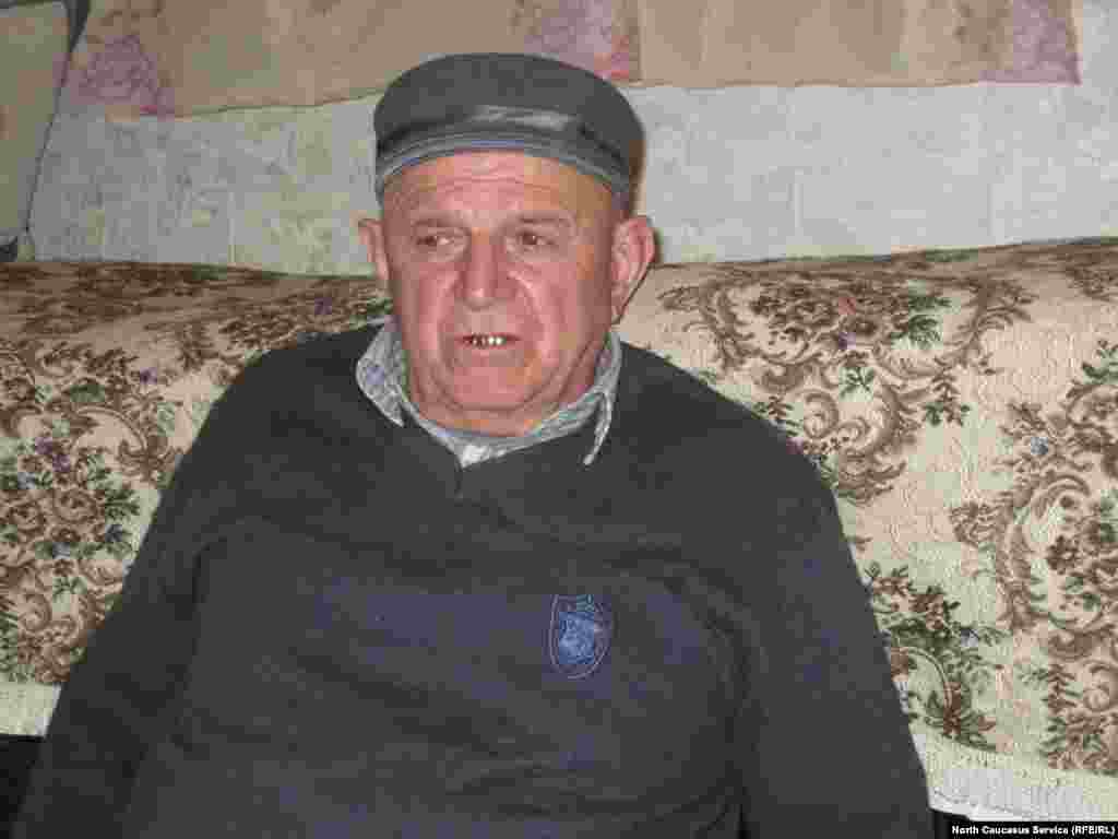 Тиви. 80 сон барав Адалов Бадрудинида гIумруялда жаниб гIемераб гIакъуба-къварилъи бихьана. Гьезул росу 1944 соналда Чачанлъиялде гочинабуна, цинги 1956 соналда нахъеги гочана.