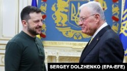 Володимир Зеленський і Кіт Келлог під час однієї з попередніх зустрічей, лютий 2025 року