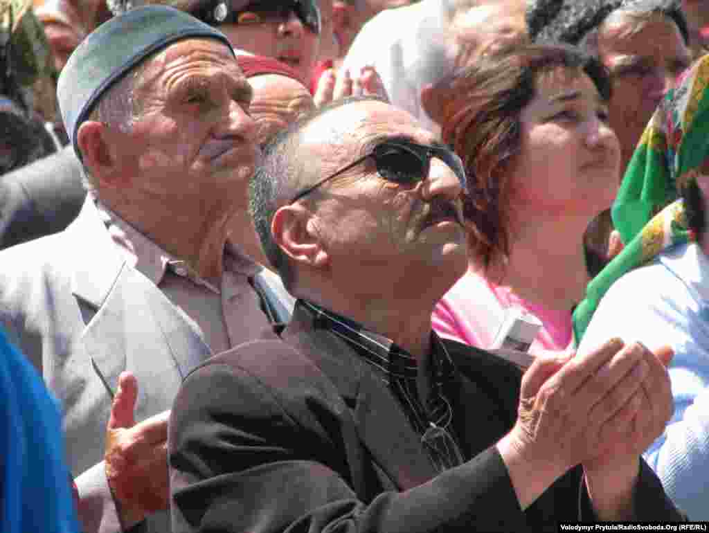 У травні 1944 року радянська влада масово депортувала кримських татар із Криму в Середню Азію, Сибір і на Урал. У роки Другої світової війни також були виселені кримські болгари, вірмени, греки та німці.