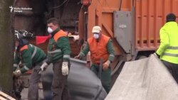 Čišćenje stanice u Tuzli nakon odlaska migranata Čišćenje stanice u Tuzli nakon odlaska migranata