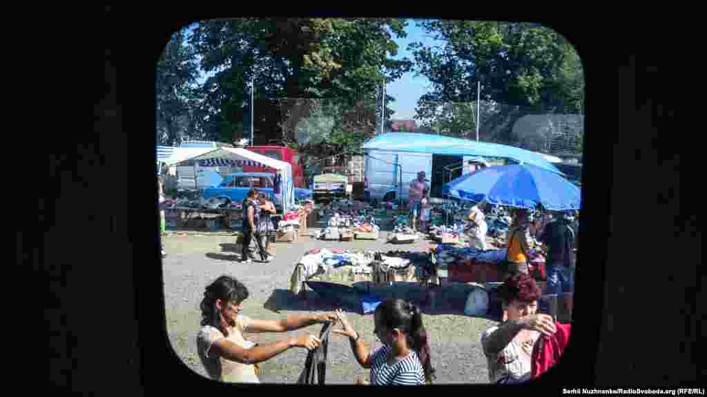 Виноградів. Кінцева. Маленькі сцени із життя через вікно потяга, як у фільмах Кустуріци (режисер Емір Кустуріца)