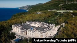 Дворец под Геленджиком, который, по данным ФБК, принадлежит президенту России Владимиру Путину