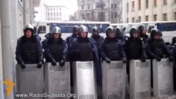 Чи заважає Євромайдан киянам пересуватися Хрещатиком? Чи заважає Євромайдан киянам пересуватися Хрещатиком?