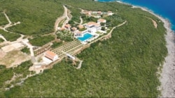 Kompleks vila na Rtu Platamuni kod Kotora Kompleks vila na Rtu Platamuni kod Kotora