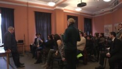 Депутат Гончар и "пятиэтажечники" Депутат Гончар и "пятиэтажечники"