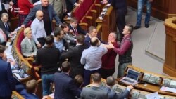 Лещенко та Мельничук побилися в Раді (відео) Лещенко та Мельничук побилися в Раді (відео)