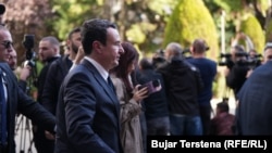 Aljbin Kurti posle sastanka