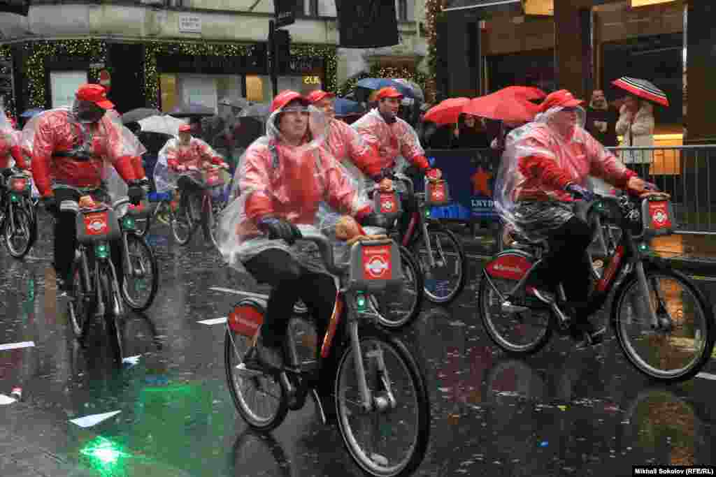 Лондонский новогодний парад 1 января 2017 г. 