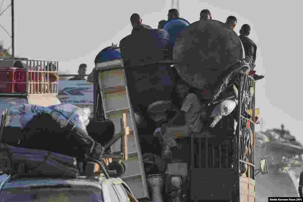 Raseljeni Palestinci bježe prema sjevernoj Gazi, 30. avgusta.