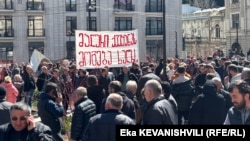 მაღაროელების აქცია მთავრობის ადმინისტრაციასთან