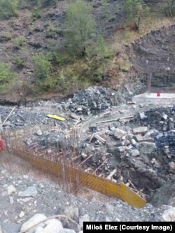 Raskopan teren za izgradnju mini hidroelektrane.