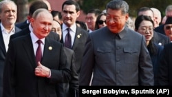 Ruski predsjednik Vladimir Putin i kineski predsjednik Xi Jinping stižu na vojnu paradu u Pekingu 3. septembra.