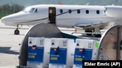 Jedna od pošiljki Pfizer vakcina koja je stigla na sarajevski aerodrom