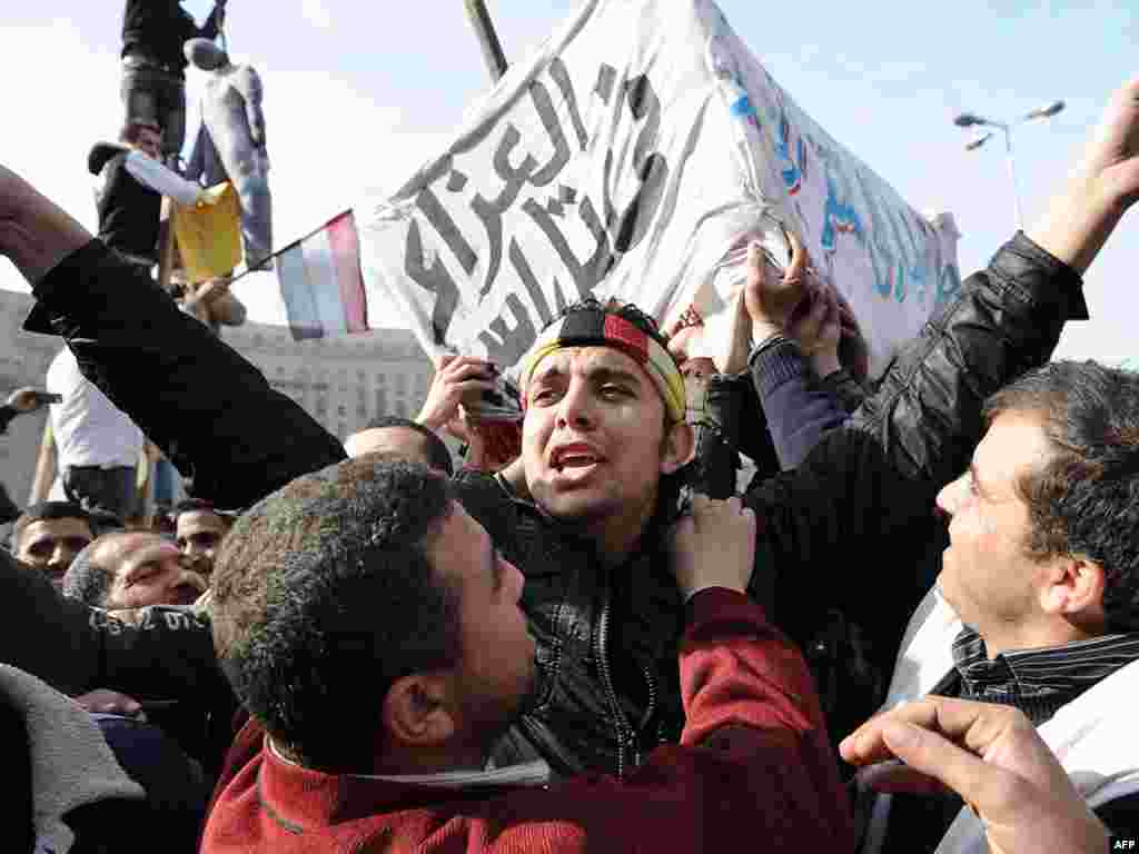 Тысячи египтян собрались на площади Тахрир в Каире для "марша миллиона"