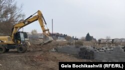 უნებართვო შენობების დემონტაჟი აფრიკის დასახლებაში