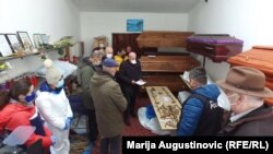 Članovi porodica takođe su potvrdili identitete četiri žrtve.