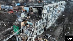 საილუსტრაციო ფოტო. რუსეთის სარაკეტო დარტყმით დანგრეული სახლი უკრაინის ქალაქ პოლტავაში. 2025 წლის 2 თებერვალი