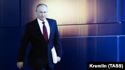 Президент РФ Владимир Путин перед выступлением 15 января 2020 г.