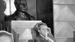 Stampedo u ambis – 30 godina od Osme sednice Stampedo u ambis – 30 godina od Osme sednice