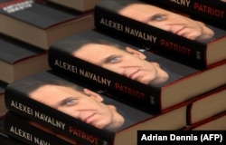 Англоязычное издание книги "Патриот"