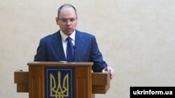 Після оприлюднення указу про його відсторонення Максим Степанов заявив, що відмовляється йти у відставку