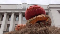 «Ми не можемо тут стояти вічно» – Саакашвілі на «вічі» під Радою (відео) «Ми не можемо тут стояти вічно» – Саакашвілі на «вічі» під Радою (відео)