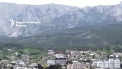 Русите им одземаат имоти на Украинци кои го напуштиле Крим Русите им одземаат имоти на Украинци кои го напуштиле Крим