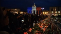 Francuska zastava na Brandenburškoj kapiji Francuska zastava na Brandenburškoj kapiji