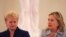 Держсекретар США Гілларі Клінтон (праворуч) та президент Литви Даля Ґрібаускайте під час міжнародній конференції «Жінки зміцнюють демократію: передовий досвід» у Вільнюсі, 30 червня 2011 року