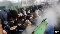 Мешканцям Авдіївки роздають гарячу їжу, 1 лютого 2017 року