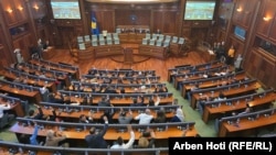 Glasanje tokom konstitutivne sednice Skupštine Kosova.