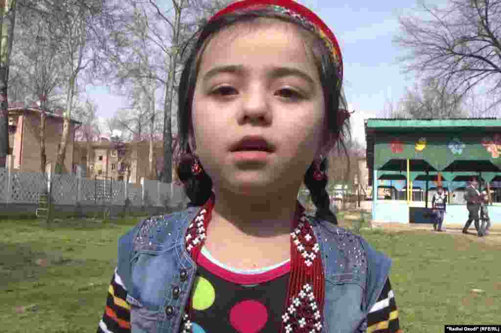 Орзуҳои кӯдакони тоҷик - аз лӯхтаки Барбӣ то бозгашти падар аз муҳоҷират