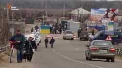 Мігранти Донбасу. Людський потік скрізь блокпости зростає Мігранти Донбасу. Людський потік скрізь блокпости зростає