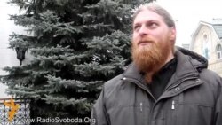 Янукович не ховається в монастирі на Донеччині – священики Янукович не ховається в монастирі на Донеччині – священики