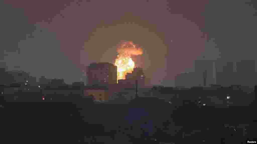 Dron je eksplodirao nakon što je udario u stambenu zgradu usred ruskih zračnih napada na Kijev 10. januara. 