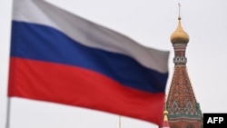 «Спроби виявити причетність російських спецслужб до розробки нібито планів нападу» на військові об'єкти в Німеччині Москва відкидає як «абсурдні та безглузді».