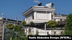 Триумфалната капија во Скопје и бројчаникот што го плати премиерот Зоран Заев а чија цел беше да брои враќање на украдените пари во буџетот