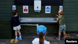 I UNICEF je dao preporuke i smjernice kako pomoći djeci da riješe nedoumice i strahove