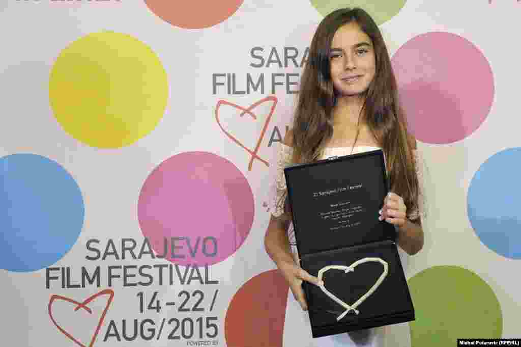 Gunes Sensoy, jedna od nagrađenih glumica turskog ostvarenja "Mustang"