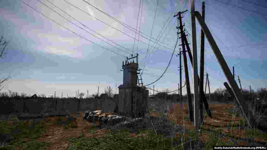 «Сердце Водяного» – электрическая подстанция, от которой питается вся деревня и частично украинские военные, которых здесь немало