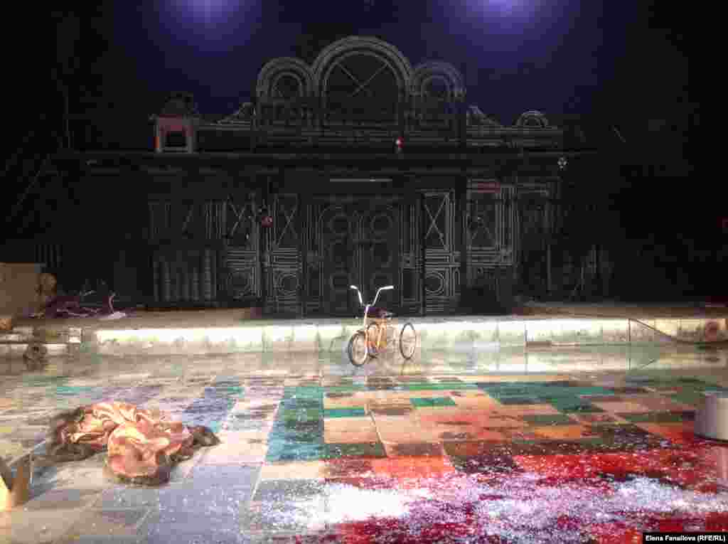 GOGOLFEST. "Антигона", сцена после спектакля