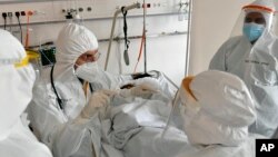 Detalj iz Opšte bolnice Sarajevo tokom posjete doktora iz Američke bolnice u Istanbulu, mart 2021