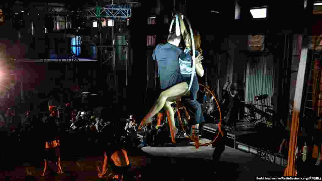 Репетиція опери-цирку «Вавилон»