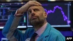 Pandemija korona virusa je izazvala haos na berzama u rekordnom roku za samo tri nedelje (Fotografija sa berze u Njujorku, mart 2020)