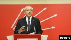 Лидер одной из оппозиционных партий Республиканской народной партии Кемал Кылычдароглы