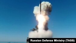 Загалом у Чорному морі чергують шість кораблів РФ, кажуть українські військові