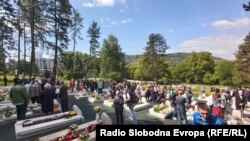 Aleja mladosti gdje su žrtve sahranjene, Tuzla, 25 maj 2020.