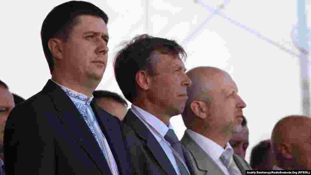 Заступник голови партії «Батьківщина» Олександр Турчинов, лідери партій «Реформи і порядок» Сергій Соболєв і «За Україну!» В'ячеслав Кириленко. Форум об’єднаної опозиції, Київ, 12 травня 2012 року