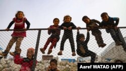 Od početka rata u Siriji poginulo je skoro pola miliona ljudi, ranjeno je milion, a raseljena je polovina stanovništva