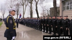 Spasoje Vulević (levo) na smotri Specijalne antiterorističke jedinice, Batajnica, Beograd, decembar 2021.